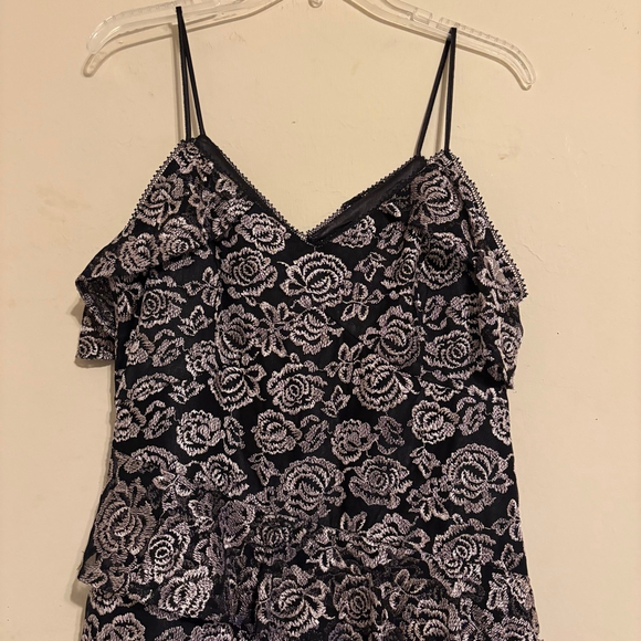 White House Black Market Black Lace Floral Tiered Mini Dress Size 6 - Picture 5 of 11